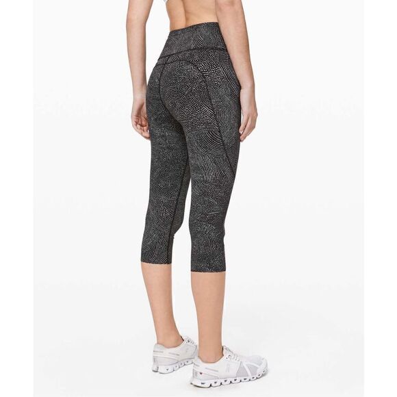 Womens Lululemon Fast and Free Crop II - Picture 2 of 5